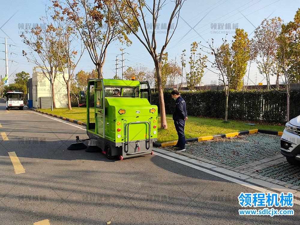领程扫地车应用案例之中国移动图3.jpg